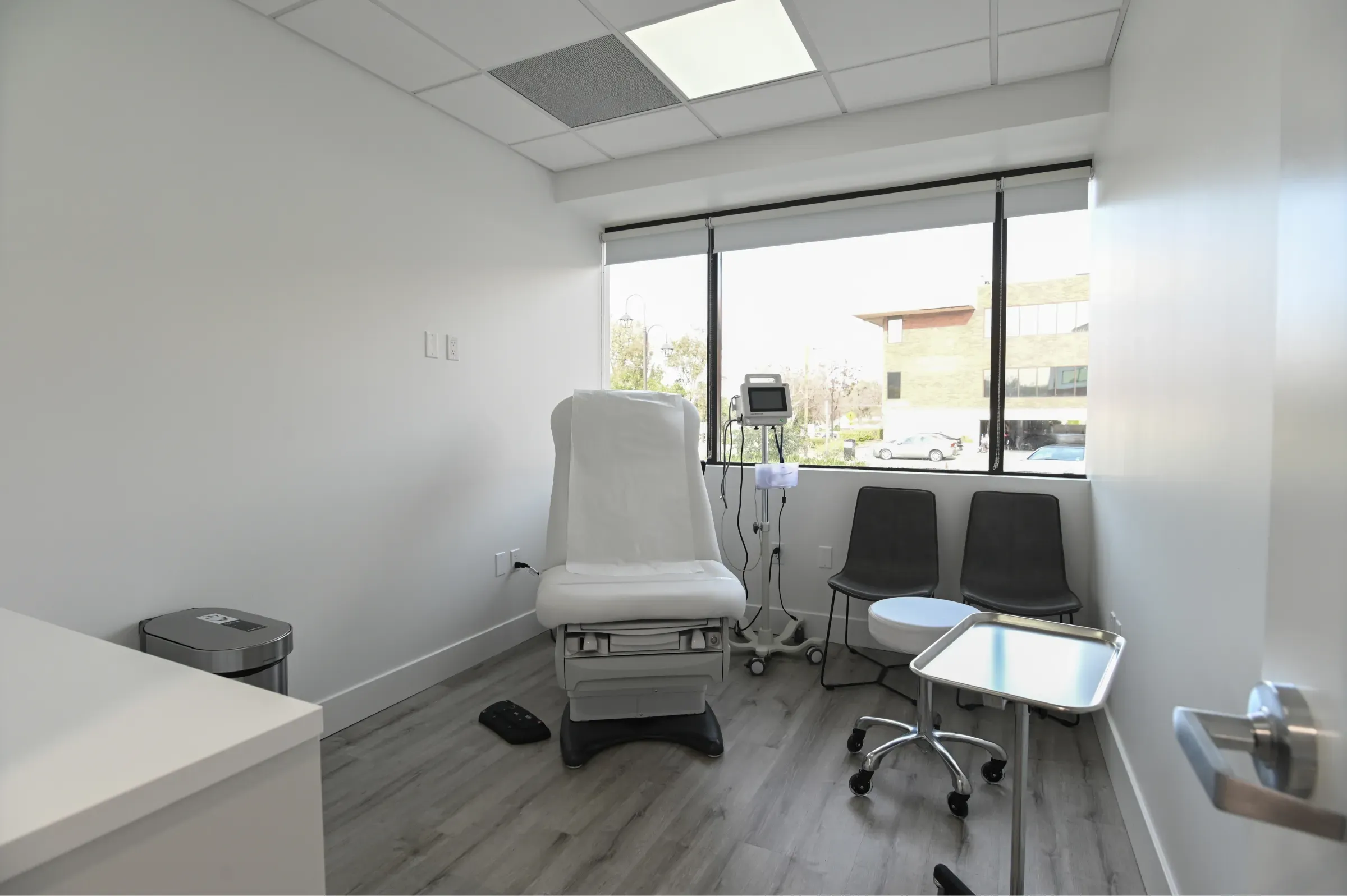 Calabasas Medicine Group exam room